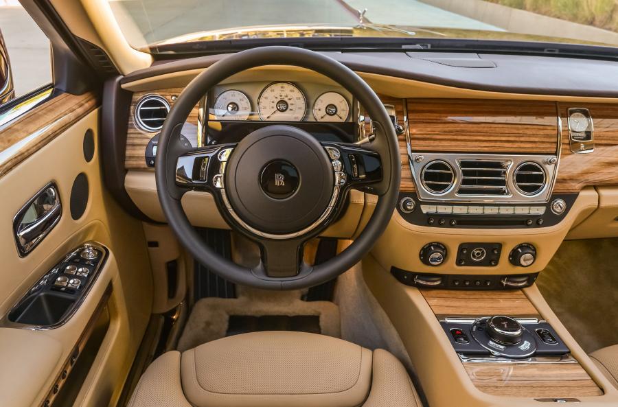  Rolls-Royce Ghost 2015 года  (US) (фото 25 из 29)